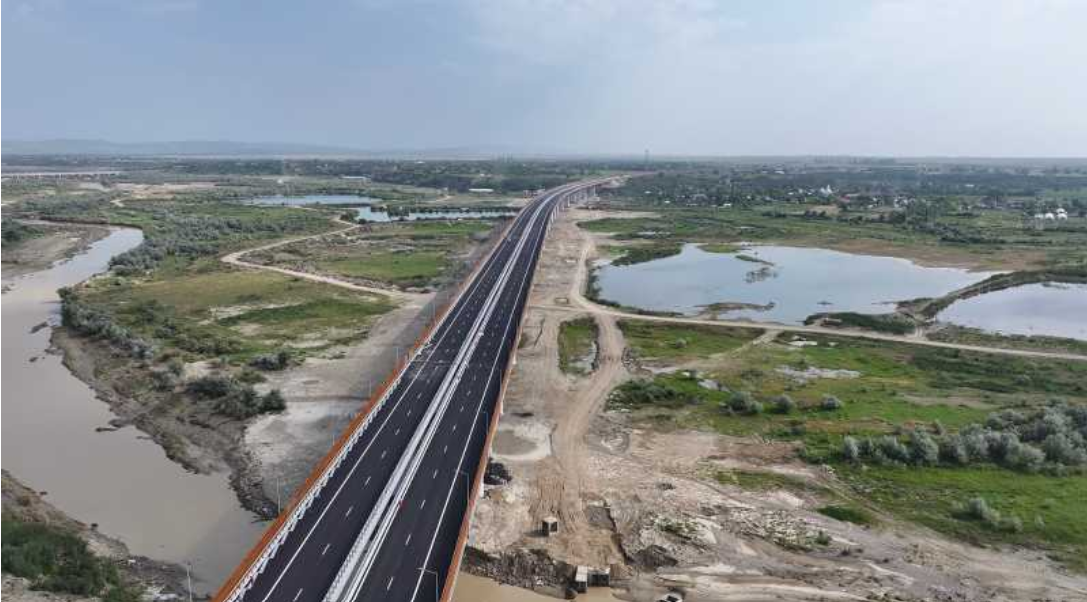  Al doilea cel mai lung pod rutier din România a fost dat în circulație. Este parte a Autostrăzii A7