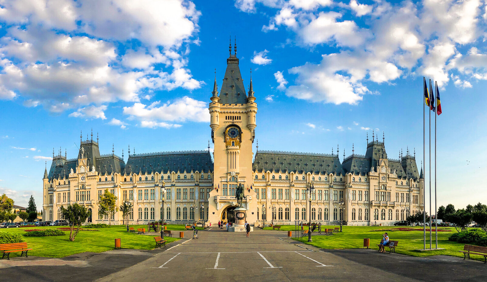 Secretele restaurării patrimoniului. Expoziție aniversară la Palatul Culturii vernisată astăzi