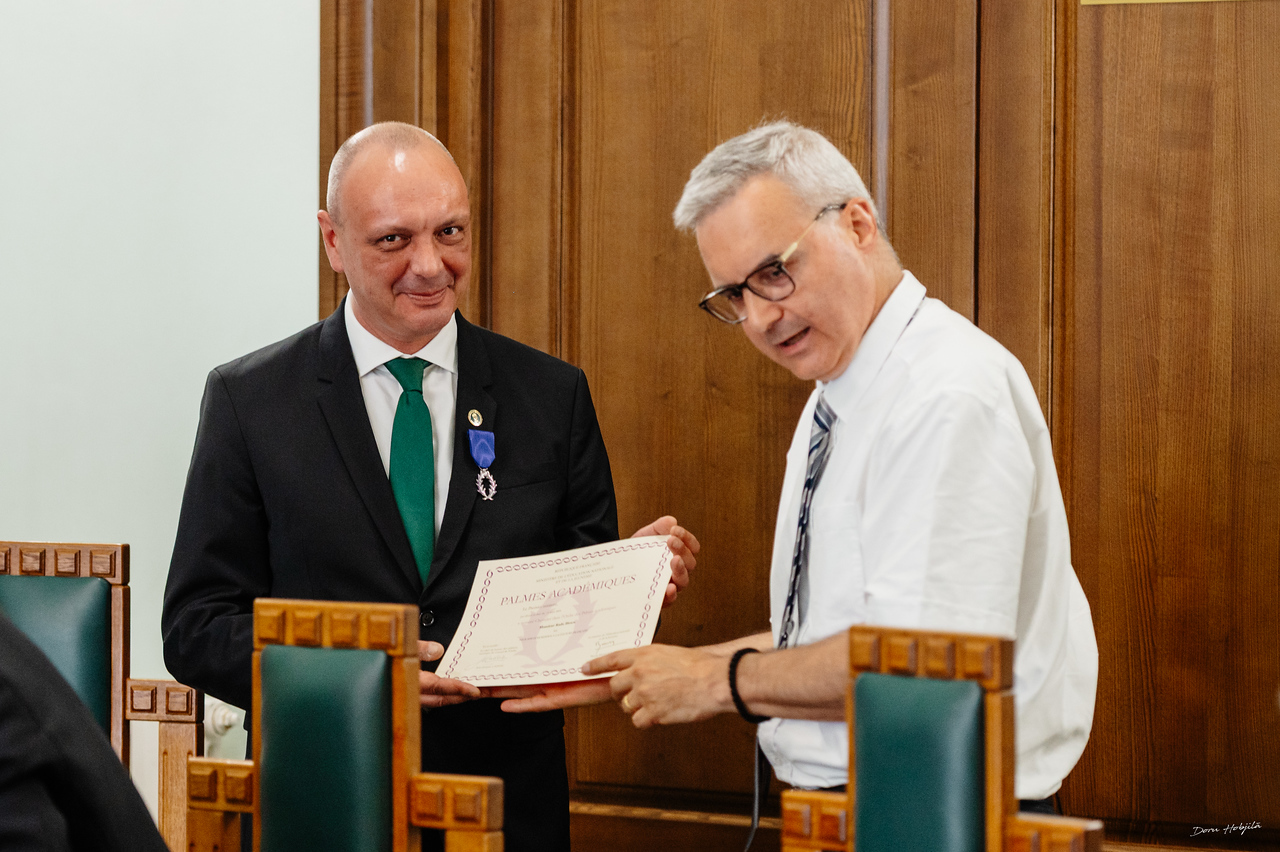 Prof. univ. dr. Radu Iliescu, prorector al UMF Iași, decorat cu distincția „Ordre des Palmes Académiques”