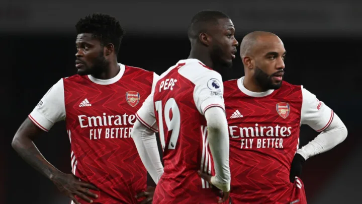 Un fost jucător al echipei Arsenal a fost inculpat pentru viol şi agresiune sexuală în Marea Britanie