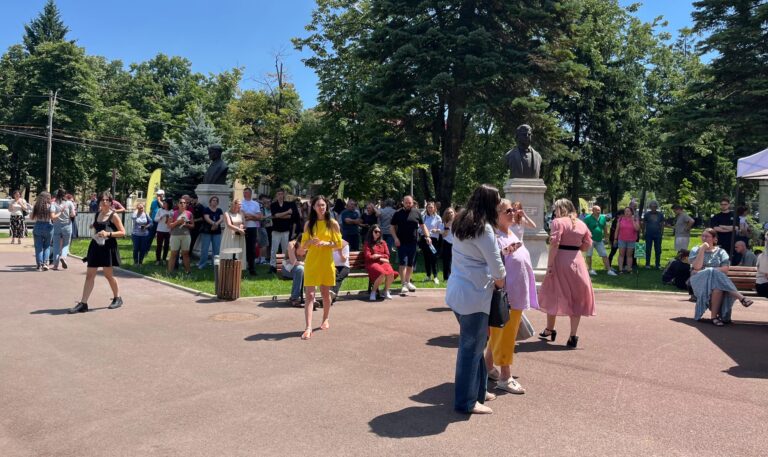Emoții mari, reguli stricte și concurență tot mai mică la admiterea la Medicină 2025. Cu ce medii s-a intrat?- FOTO/VIDEO