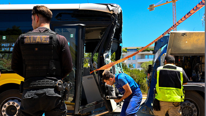 Accident grav în apropiere de Atena. Peste 50 de persoane au fost rănite după ce două autobuze s-au ciocnit
