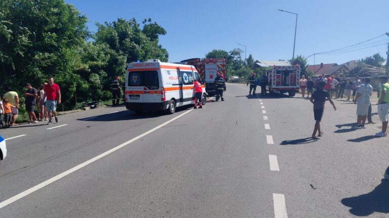 Accident grav la Târgu Frumos. A fost trimis elicopterul SMURD - FOTO
