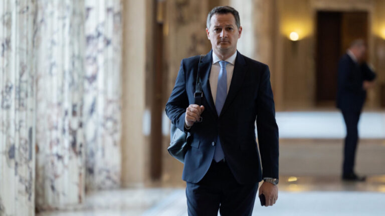 Un singur ieșean a mai rămas în Guvernul Bolojan. Alin Andrieș tocmai a plecat de la Finanțe