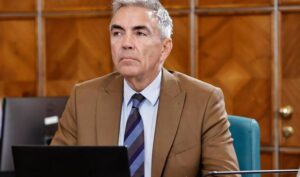 Vicepremierul Dragoş Anastasiu, despre munca la stat: Încă plimbăm mape sau bonuri ca să intre cineva în instituţie