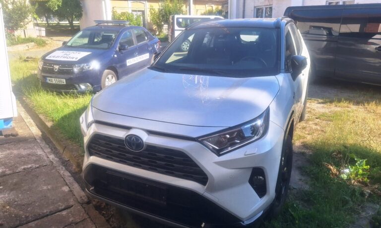 Autoturism în valoare de 200.000 de lei, furat din Cehia, descoperit la Albița