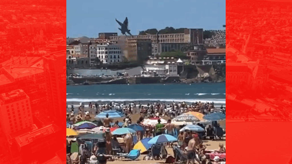  VIDEO| Avion de vânătoare, la un pas să se prăbușească peste spectatori la un festival aerian din Spania