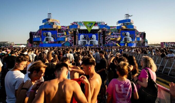 La festivalul Beach, Please! unii participanți au scandat „Ceauşescu, Ceauşescu!”. IICMER: „Un gest profund îngrijorător”