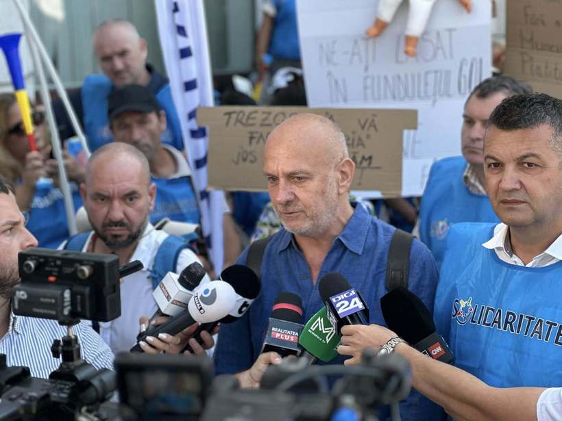 Protest al sindicaliştilor de la Apele Române, în faţa Ministerului Mediului: „„Riscuri da, sporuri, ba”