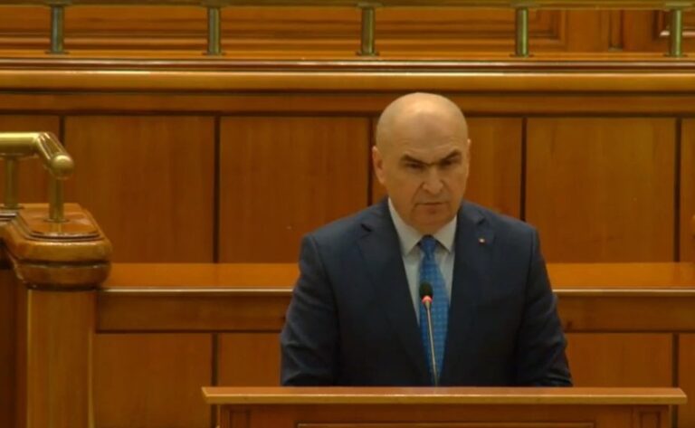 Ilie Bolojan, la dezbaterea moţiunii de cenzură: Îi întreb pe colegii de la opoziţie, în afară de un exerciţiu politic, ce rost are această moţiune? Ar vrea dânşii să ne oprim şi să ne întoarcem de unde am plecat?