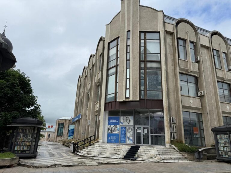 O clădire istorică de pe Lăpușneanu, cu chiriași de top, scoasă din nou la licitație. Surpriză: prețul nu este mai mic, ci mai mare