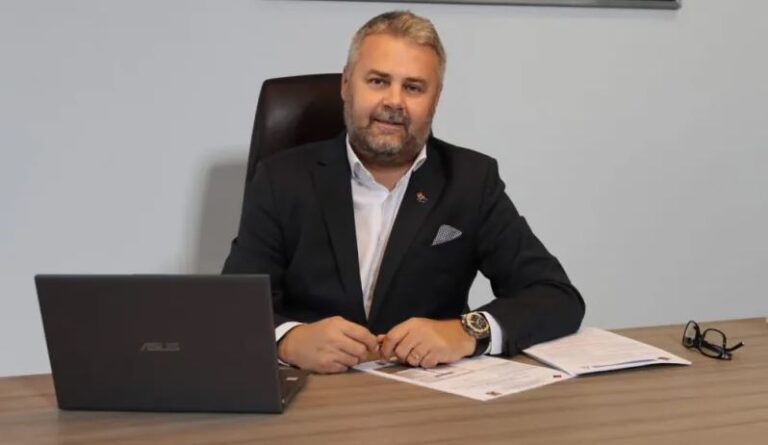 Un director al unei companii de stat și-a tăiat singur salariul lunar cu 40.000 de lei