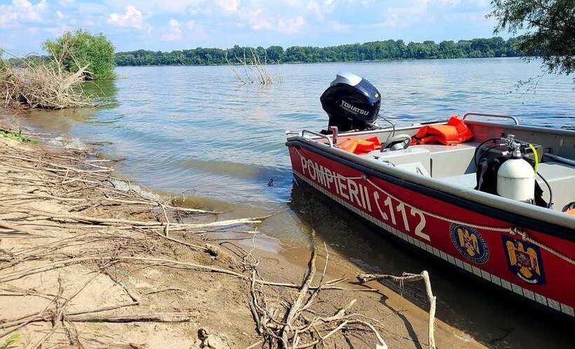 Giurgiu: Două persoane căutate în Dunăre, după ce cinci persoane, între care un copil de 9 luni, au intrat în apă şi au ajuns într-o zonă cu apă adâncă şi curenţi puternici