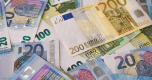 Se schimbă banii în toată Europa! Ce elemente noi vor apărea? Vor fi și figuri de români pe viitoarea monedă?