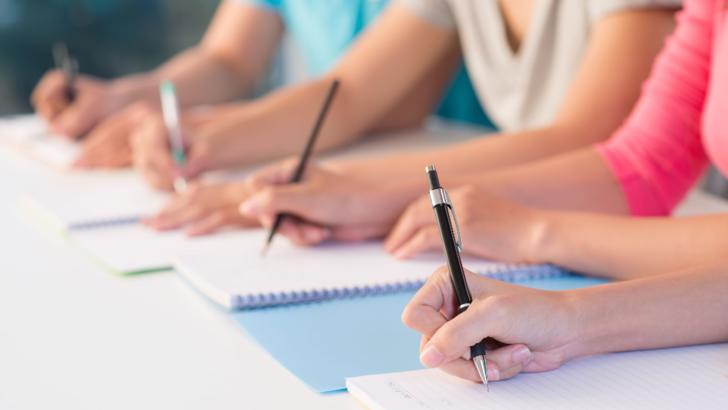 Titularizare 2025: Prezență de aproape 96% la proba scrisă în județul Iași. Peste 2.400 de candidați au susținut examenul