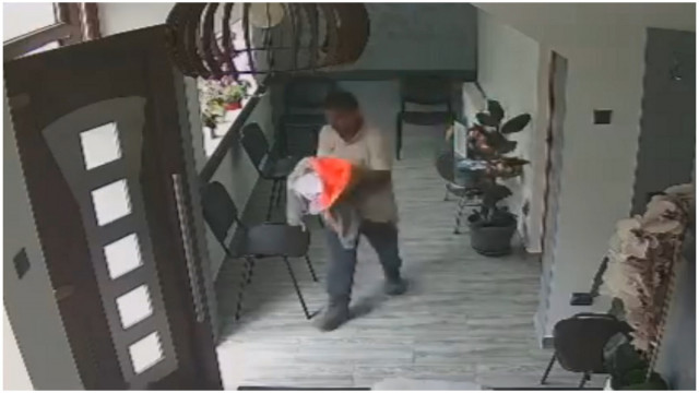 Un bărbat din Caransebeș a furat banii donați pentru o fetiță cu cancer, pentru a-i juca la „păcănele”