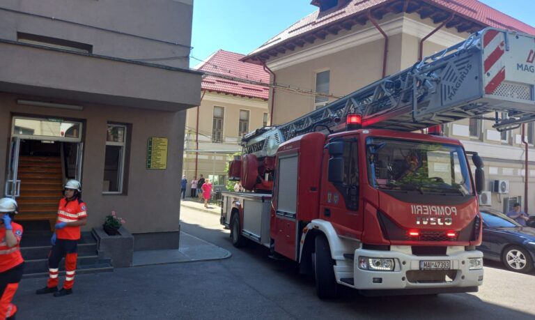 Raed Arafat, despre incendiul de la Iași: „Incendiul a fost la spălătorie, dar sistemul de ventilație a dat impresia că e la acoperiș. Nu sunt victime”