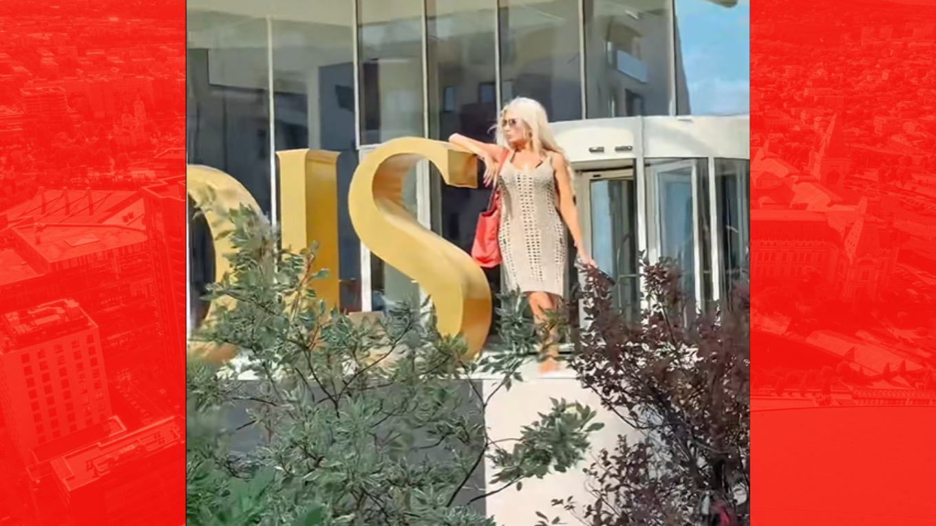 VIDEO| Laura Vicol, mesaj din fața hotelului Nordis: O să vedeți că apartamentele construite există, nu sunt borfașă!