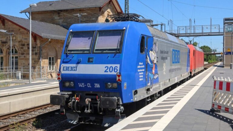 O locomotivă electrică modernă, fabricată în Germania, se îndreaptă spre România. Ar putea ajunge și la Iași