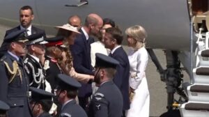 Macron, primit de William şi Kate la baza militară Northolt, la începutul unei vizite de stat de trei zile în Regatul Unit 