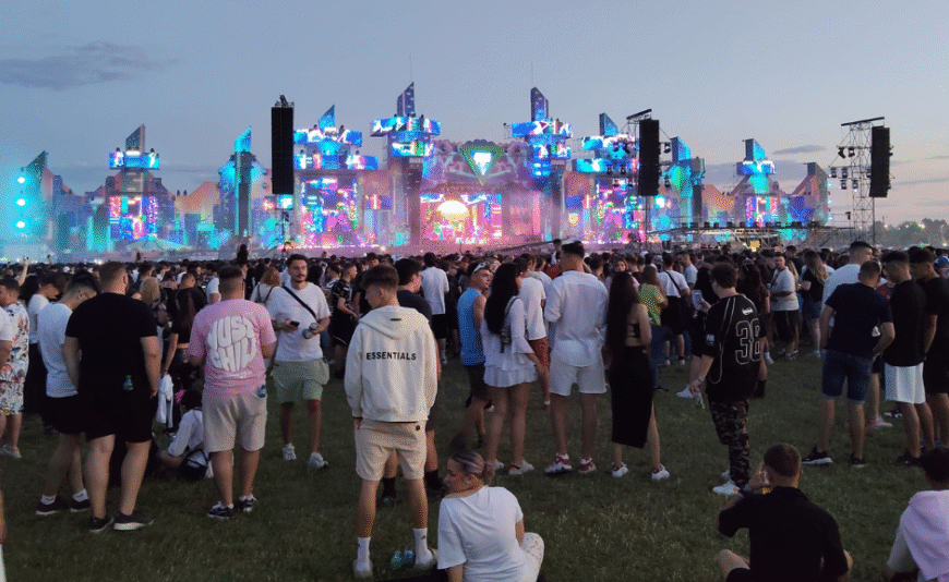  Experiența unei mame cu fiica adolescentă la Beach Please! – „Niciodată să nu spui niciodată”