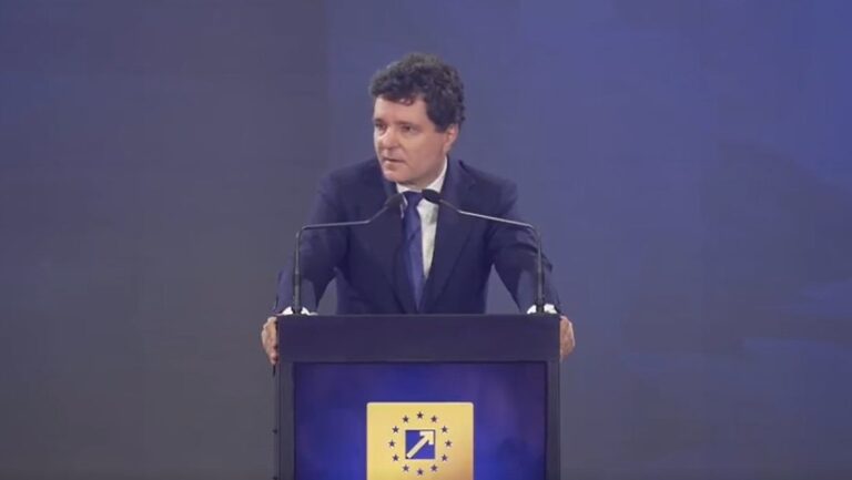 Congresul PNL - Nicuşor Dan: În urmă cu două luni, România a trecut printr-un moment dificil şi PNL a mers în direcţia corectă