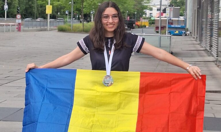 Performanță ieșeană la nivel european: eleva Ilinca-Rucsandra Radu, medalie de argint la Olimpiada de Informatică pentru Fete