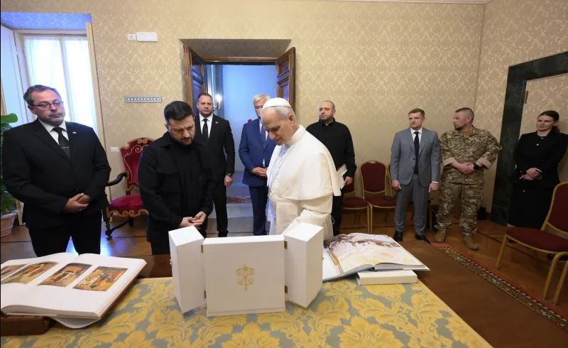 Papa Leon s-a întâlnit Zelenski și i-a propus o nouă ofertă privind negocierile de pace cu Rusia