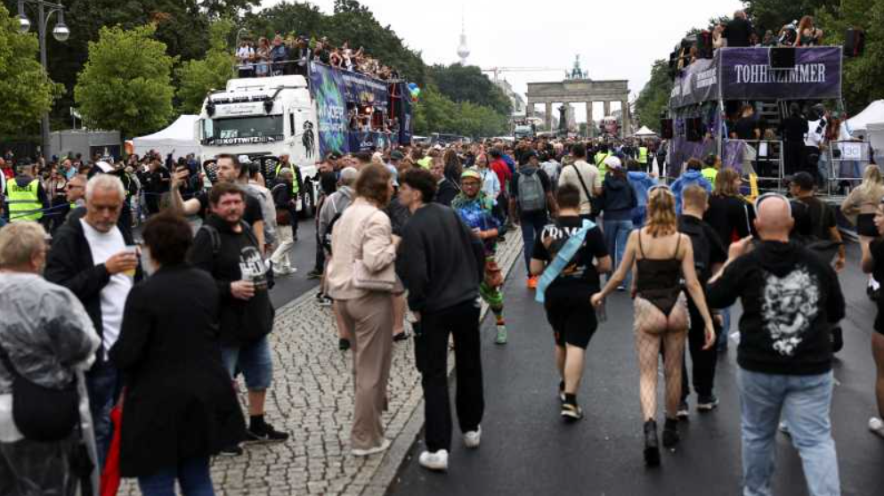 Berlin: 13 persoane în stare critică după o busculadă de la o paradă techno 