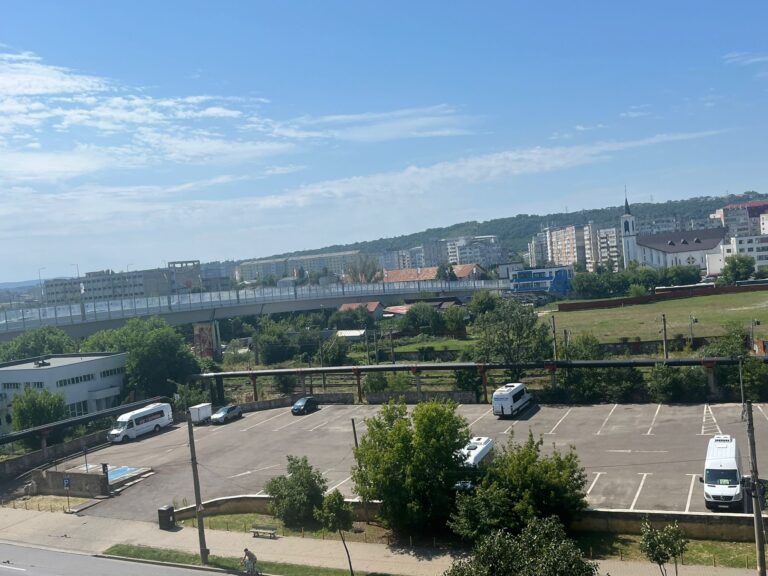 Biserică nouă pe locul unei parcări, într-o zonă aglomerată. Arhiepiscopia Iașilor explică decizia lăcașului care va apărea pe Moara de Foc