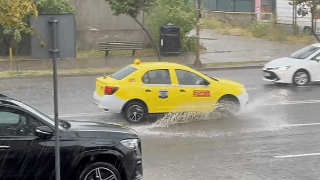  IGSU: Șapte județe și Capitala – afectate de fenomenele hidrometeorologice; manevrele în Portul Midia – suspendate