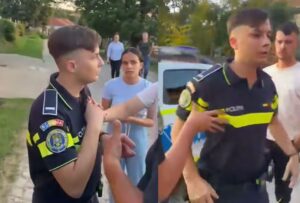 Poliţist atacat de mai mulţi țărani, după ce a oprit un bărbat beat care conducea un ATV. Agentul a scos pistolul din dotare pentru a se apăra VIDEO