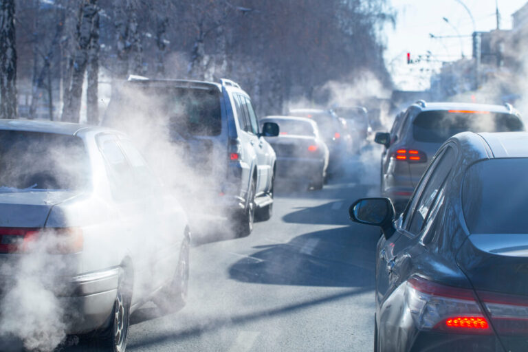 Simulare: ce taxe vor plăti românii în funcție de norma Euro, motorul și vechimea mașinilor? Ecotaxa poate aduce costuri și de 5.000 de lei/an
