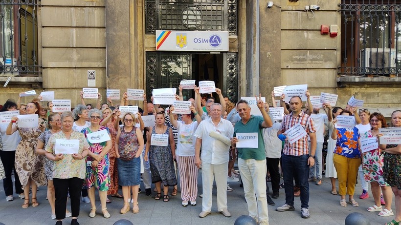 Salariaţii OSIM protestează contra tăierilor salariale aplicate fără dialog social real