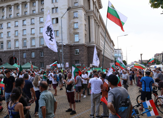 Bulgarii nu vor adoptarea monedei euro. Proteste în mai multe oraşe din Bulgaria, manifestanţii cer referendum şi demisia guvernului