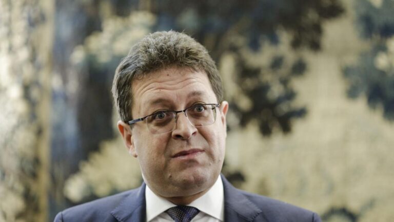 900.000 de euro, indemnizația pe 2025 pentru directorul RA-APPS. Guvernul îl acuză, regia spune că erau actele greșite