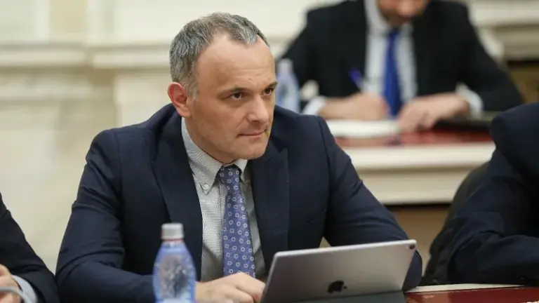 Șeful Hidroelectrica (UDMR) nu vrea să plece, deși România va pierde 16 milioane euro din PNRR