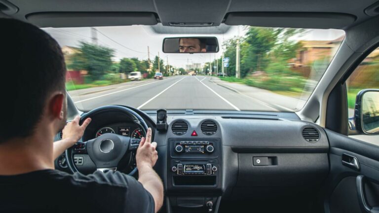 Plângerile foto/video ale șoferilor ieșeni la adresa colegilor de trafic: 80% sunt respinse. Care este greșeala cea mai frecventă din plângeri?