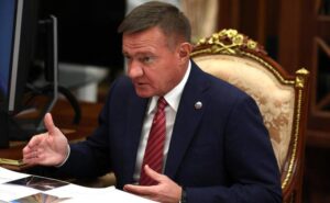 Ministrul rus al transporturilor, demis luni de Putin, a fost găsit împuşcat în maşina sa