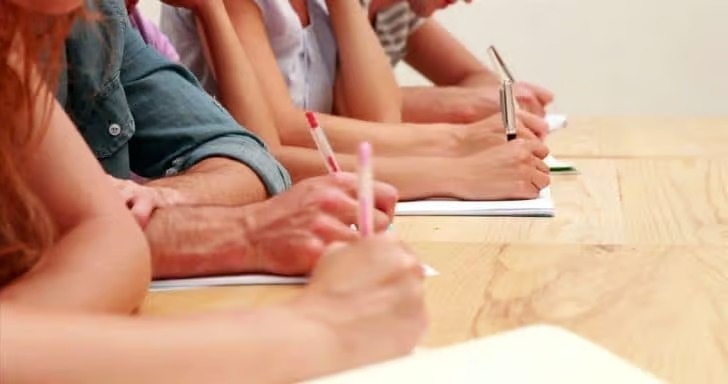 Peste 2.500 de candidați din județul Iași susțin proba scrisă a examenului de Titularizare 2025