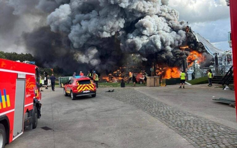 Belgia: Incendiu la cel mai mare festival de muzică electronică din Europa care începe vineri - Scena principală de la Tomorrowland a fost complet distrusă |VIDEO