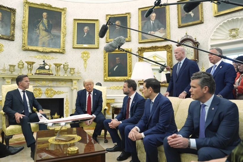 NATO şi SUA încheie un acord prin care Ucraina urmează să primească un „număr mare” de arme de la europeni. Trump a amenințat aliaţii Moscovei cu taxe vamale, „dacă nu avem un acord în 50 de zile”