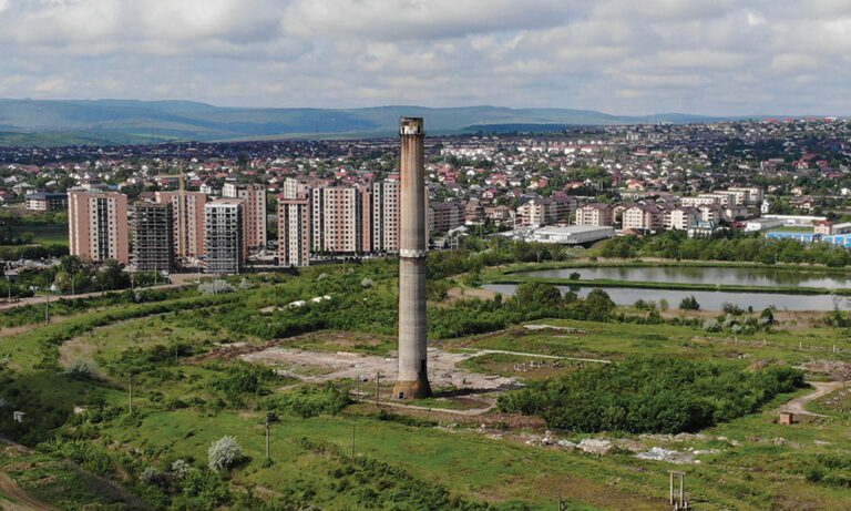 Demolare spectaculoasă pregătită la Fortus: un coș de fum de 80 de metri va fi detonat - VIDEO