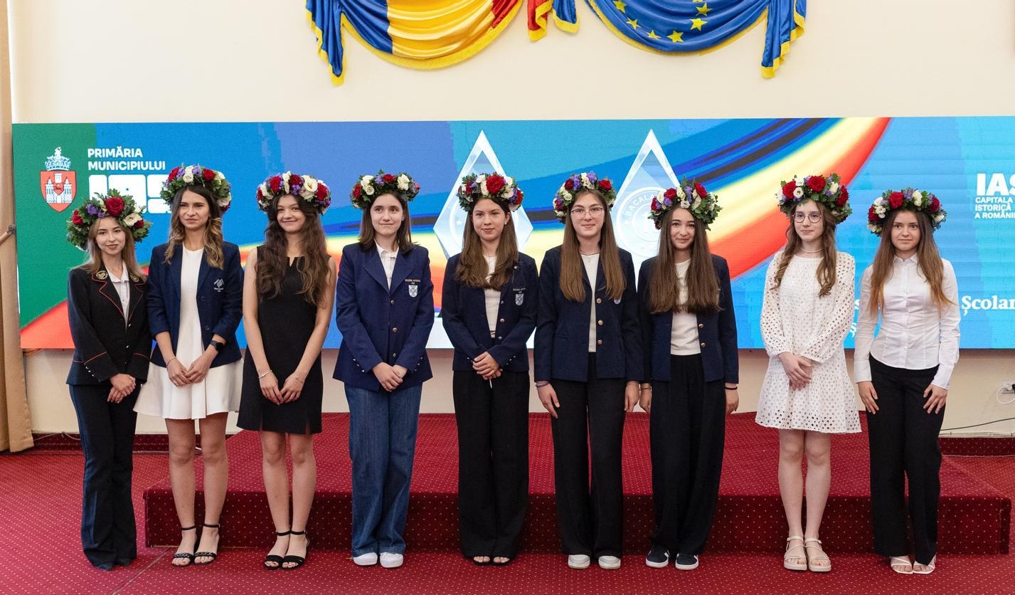 Premii pentru elevele din județul Iași cu 10 pe linie la Evaluarea Națională și Bacalaureat