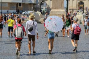 Vacanță încheiată tragic! Fiul de patru ani al unui cuplu de români aflați în vacanță în Italia a murit în urma unui șoc termic