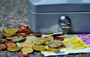 Schimbare majoră pentru Pilonul II de pensii: doar un sfert din bani se vor putea retrage odată, restul vor veni lunar