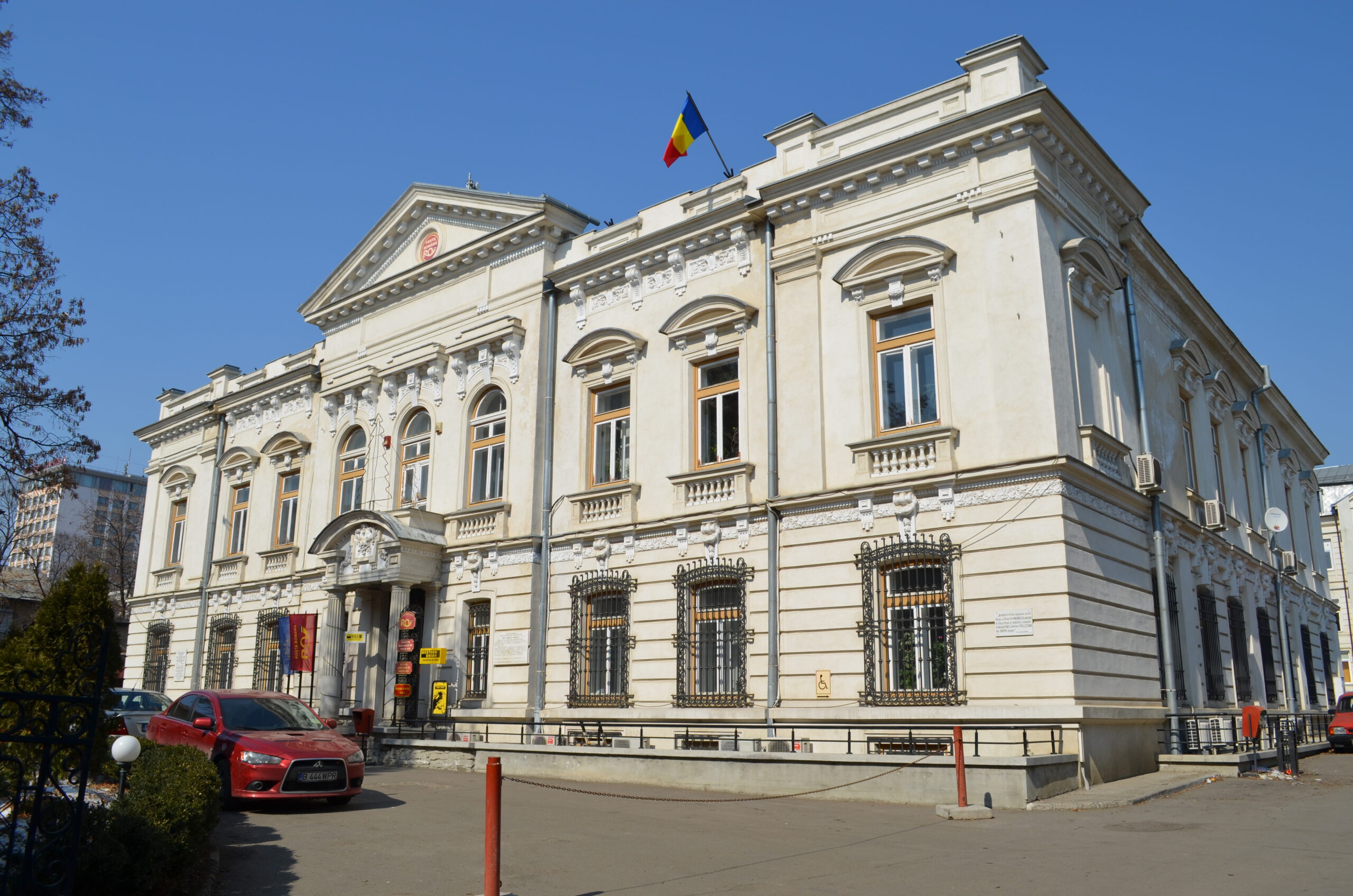 EXCLUSIV Un cunoscut monument istoric din centrul Iașului este scos la închiriere. Casa Balș-Sturdza, sediul Poștei județene, are aproape 1.000 mp suprafață