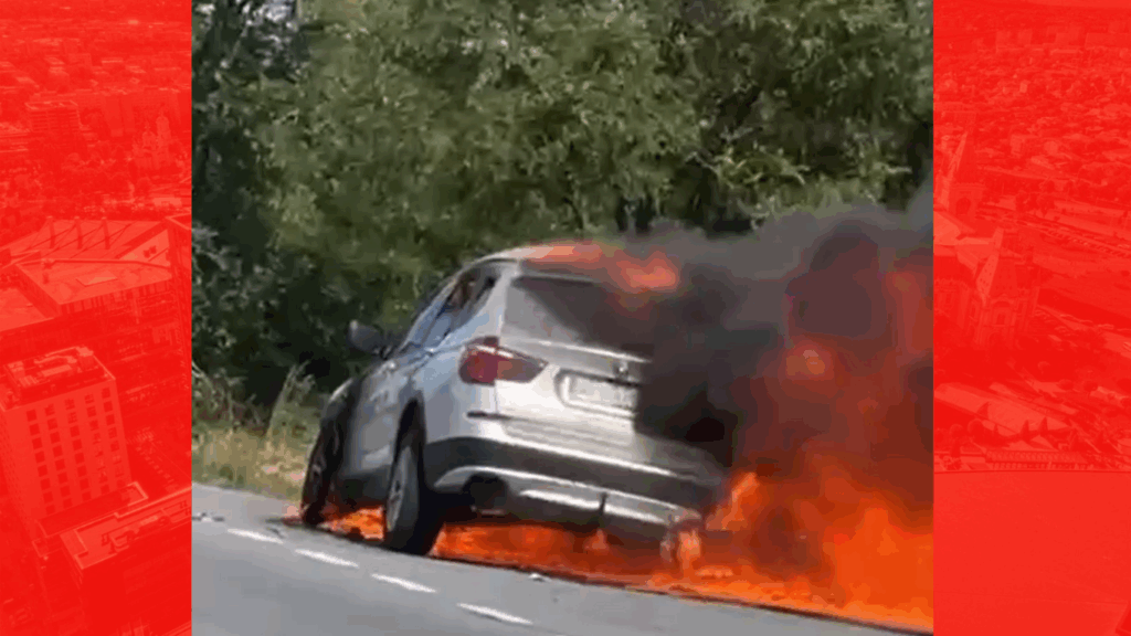  VIDEO | Mașină mistuită de flăcări între Târgu Frumos și Pașcani