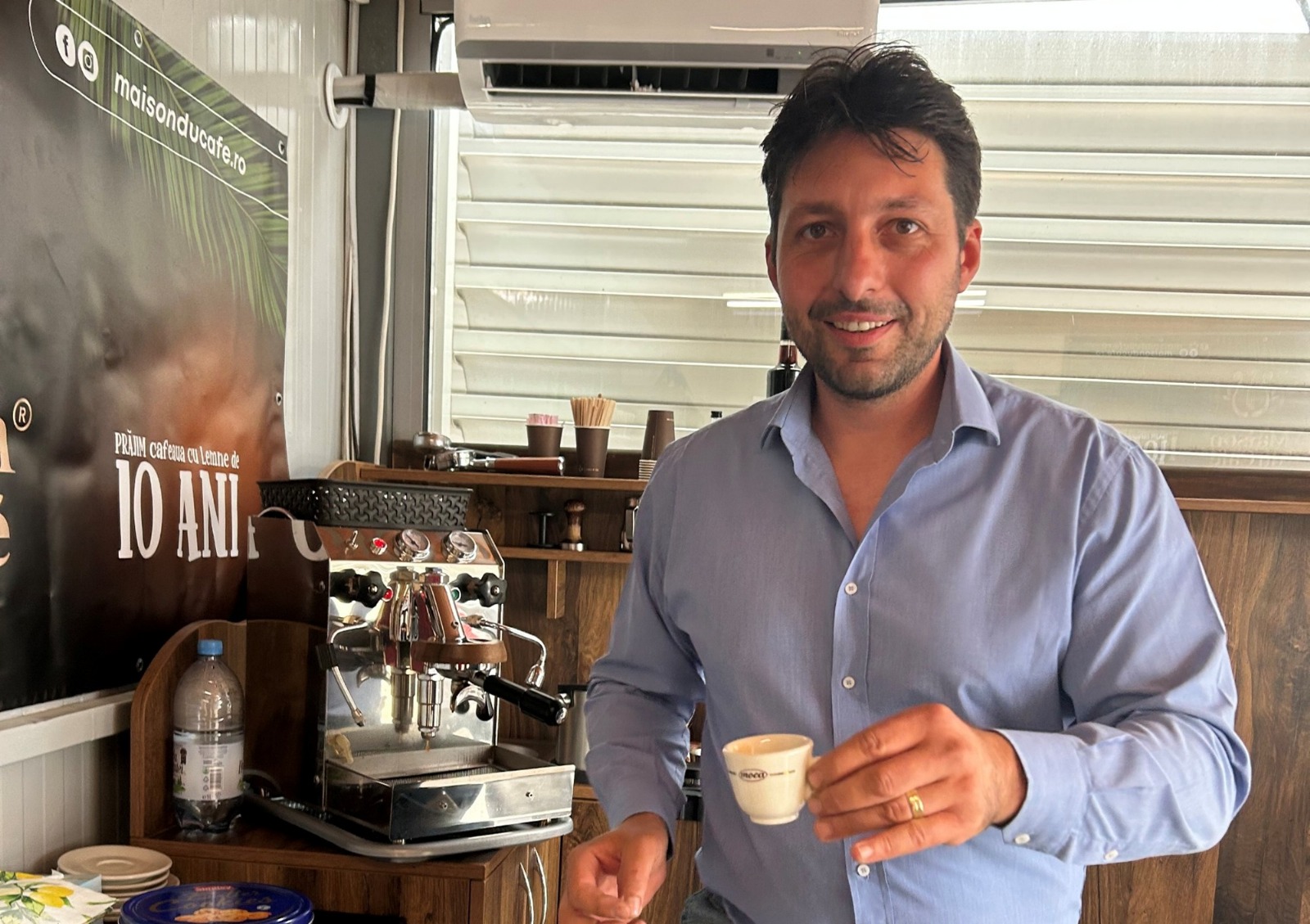 40 UNDER 40 | Povestea t&acirc;n&#259;rului antreprenor ie&#537;ean Octavian Luchian, care de&#539;ine Maison du Cafe, afacerea ce a crescut cu 100% &icirc;ntr-un an. &bdquo;Visul e o ferm&#259; proprie, &icirc;n Kenya&rdquo;