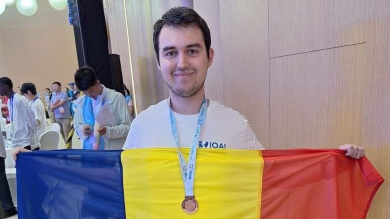 Medalie de bronz pentru un elev din Iași la Olimpiada Internațională de Inteligență Artificială. „Este complet SF să credem că AI va depăși omul”